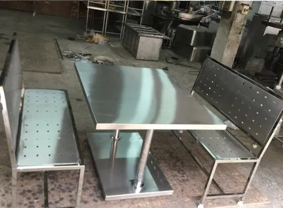 Setting Table in Pune